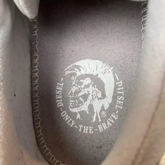 Vintage Diesel White and Cream Slip-On Sneakers logos Old school sz